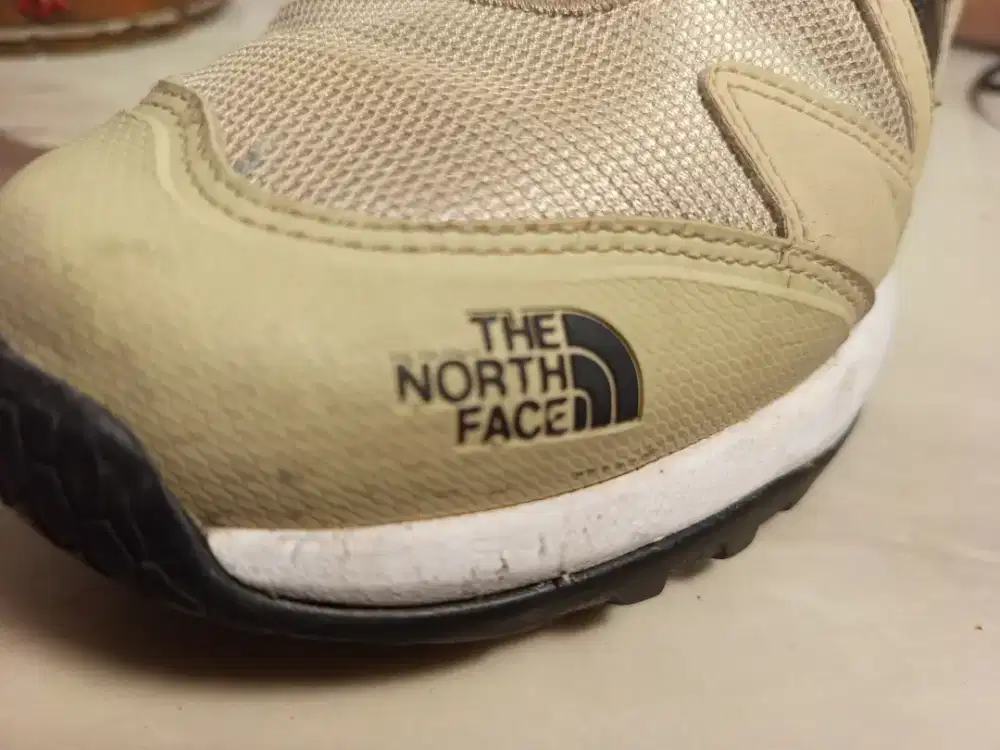 TNF Tali Boa size 41 insole 26 Goretex