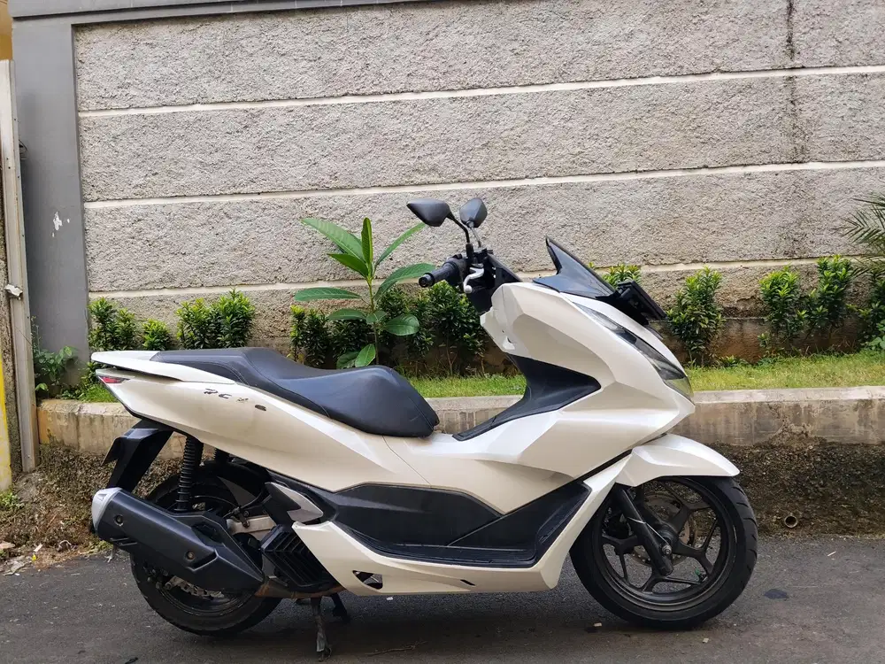 FORSALE HONDA PCX 160CC 2022 PAJAK ON
