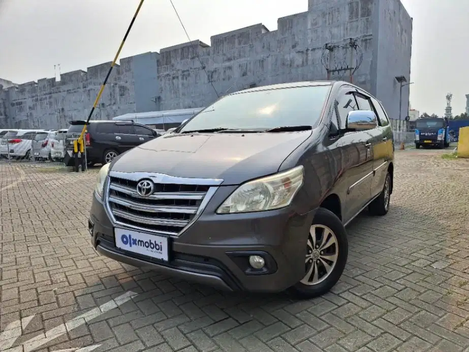 LOW DP Toyota Kijang Innova 2.0 G Bensin-AT 2015 87U