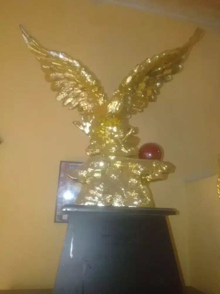 Patung burung Garuda