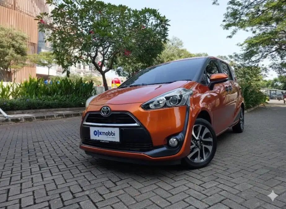 DP Murah Toyota Sienta 1.5 V Bensin-MT CSKYB