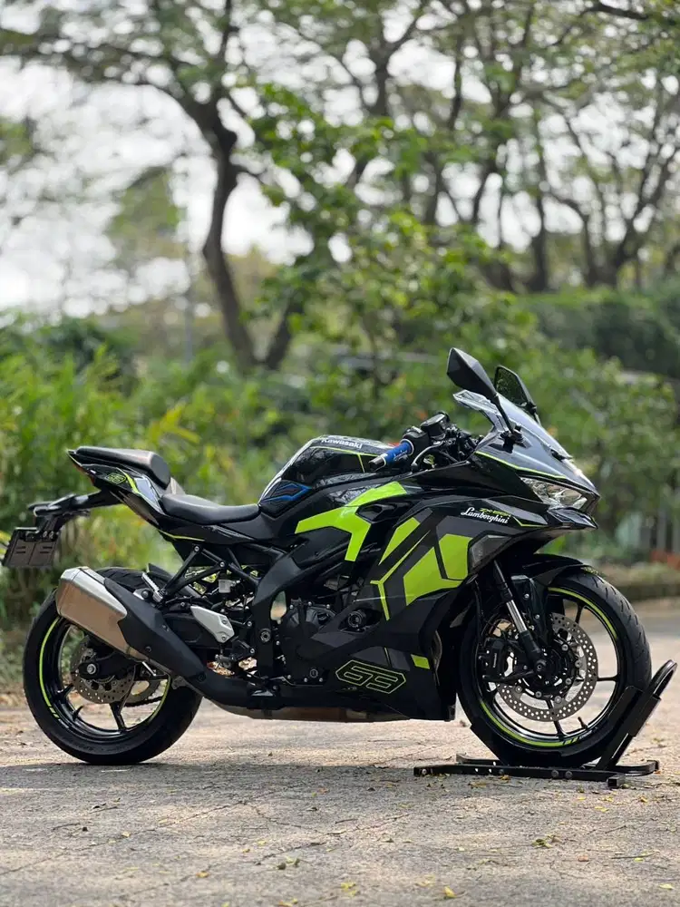 KAWASAKI ZX25R TFT NON ABS HITAM 2025 KM 1K PAJAK ON SIAP GAS JAUH