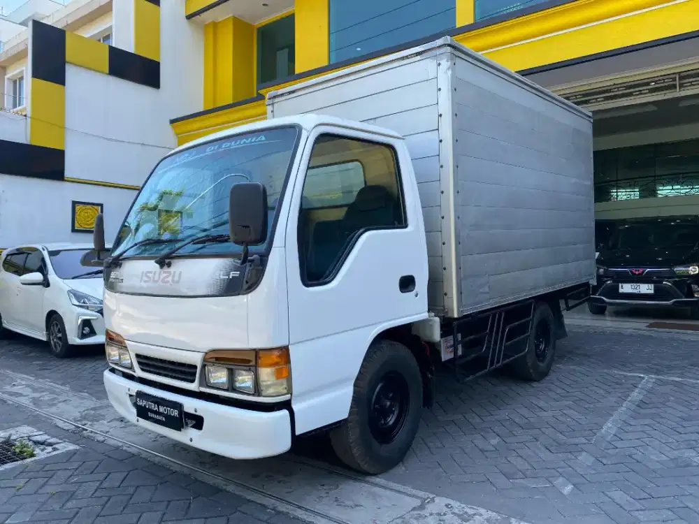 Truk ELF 4rd Th2008 Box Jumbo Antika