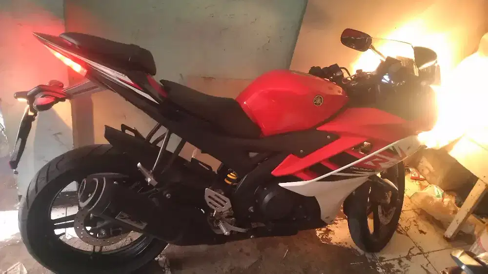 Yamaha r15 v2 bagus