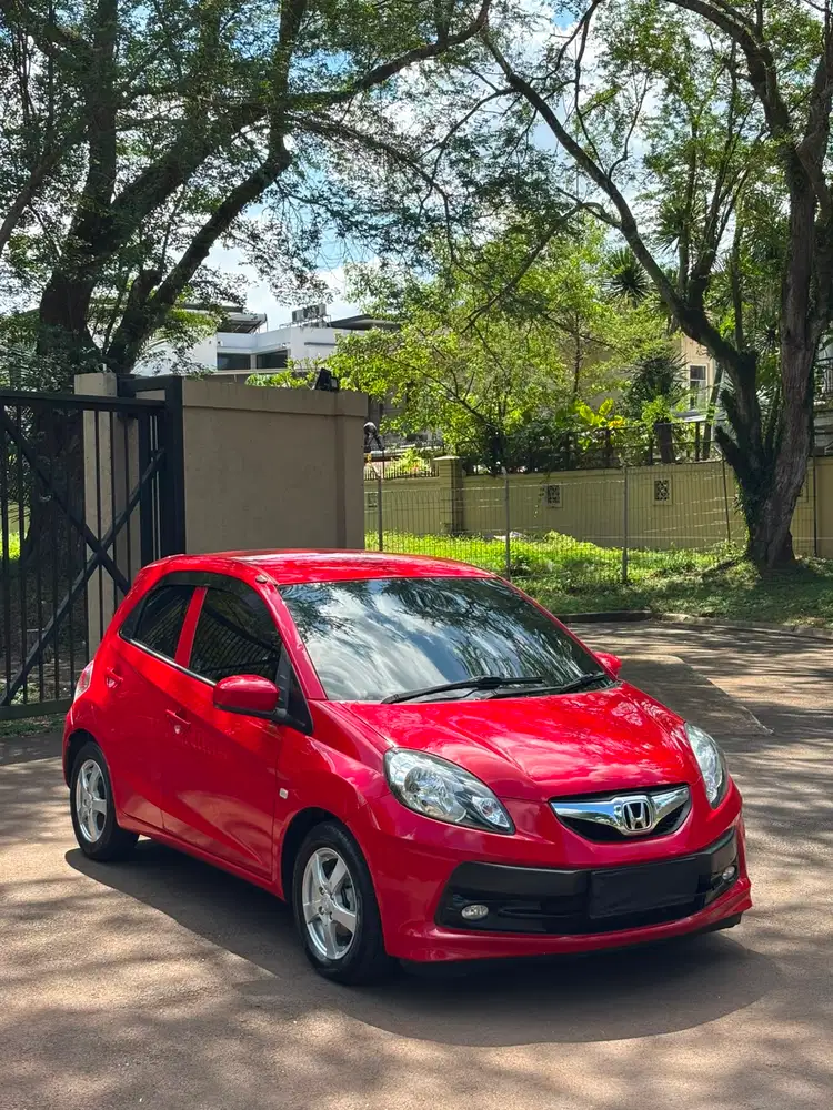 Honda Brio E 1.2 AT 2016 Merah Favourite.