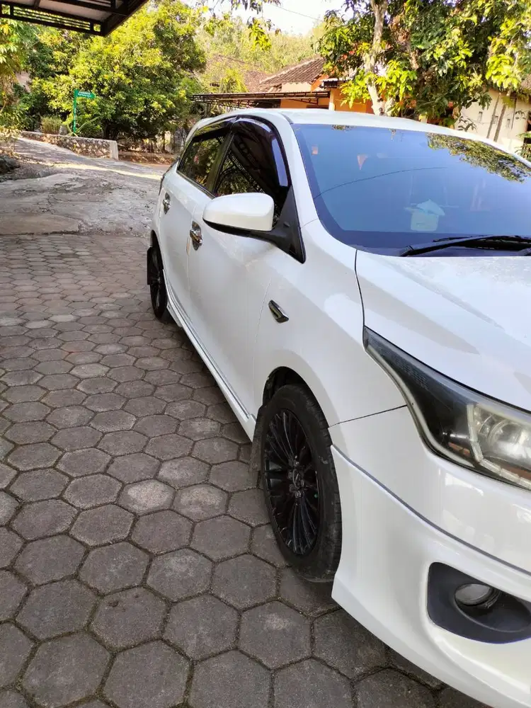 DIJUAL YARIS 2014