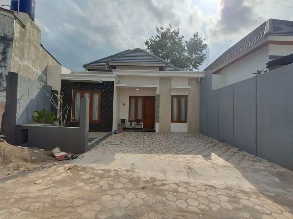 Rumah Baru fully furnished dalam Perumahan dekat Pasar Jangkang Jalan Kaliurang km12 Sleman
