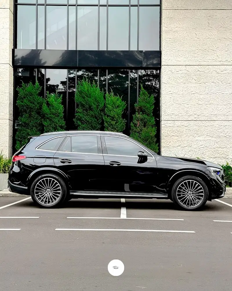 Mercedes-Benz GLC300 2024 Bensin
