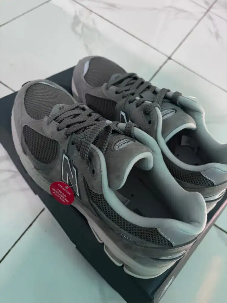Sepatu Nb 2002r