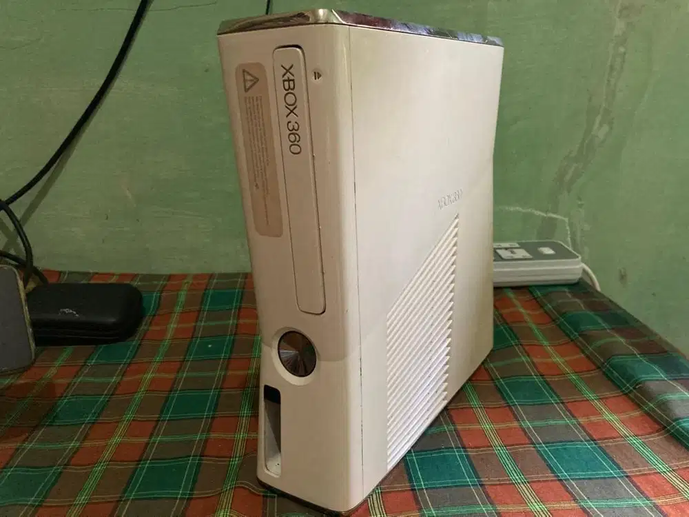 Xbox 360 Slim Rusak