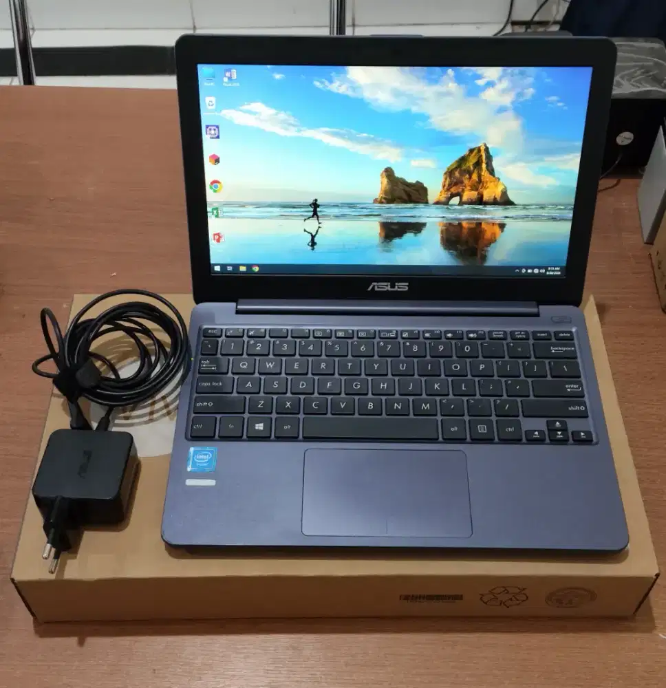 Netbook ASUS E203NAH