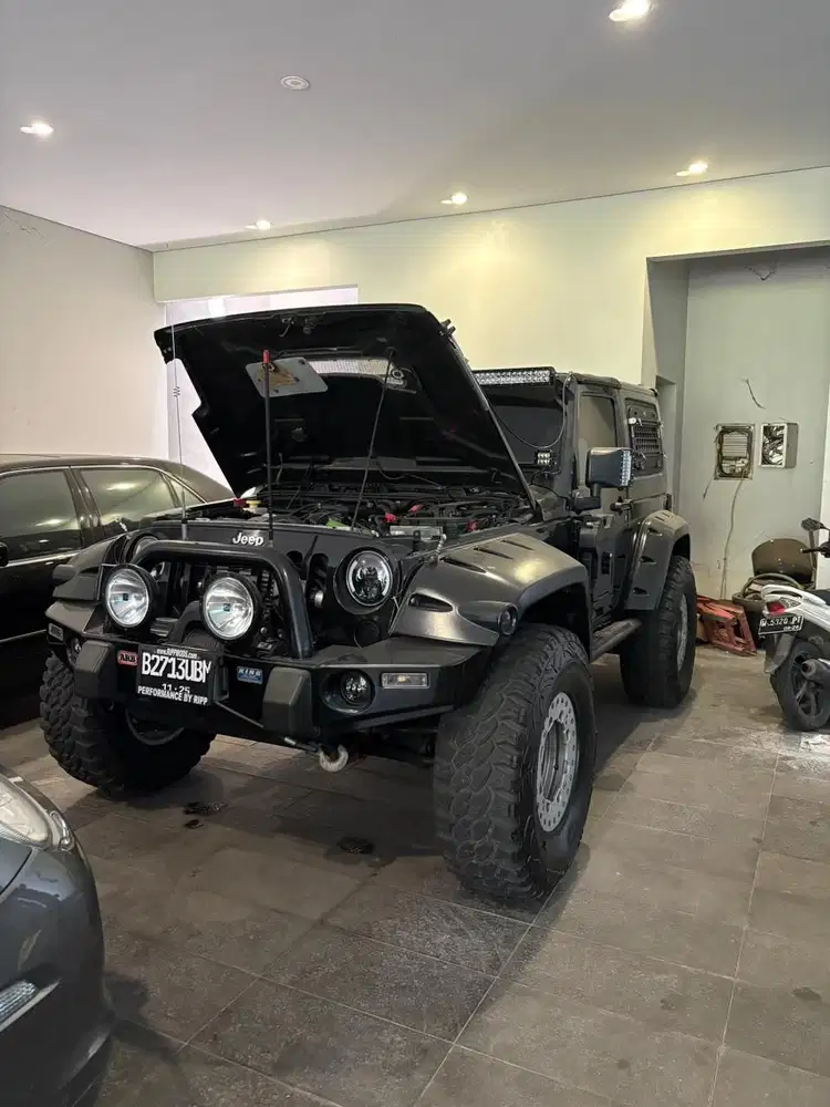 SUPERCHARGE!! Jeep Wrangler Rubicon 3.8