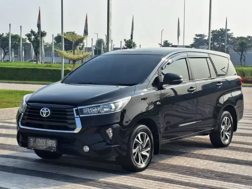 Toyota Innova G 2.0 Manual 2022 Bensin Hitam Metalik