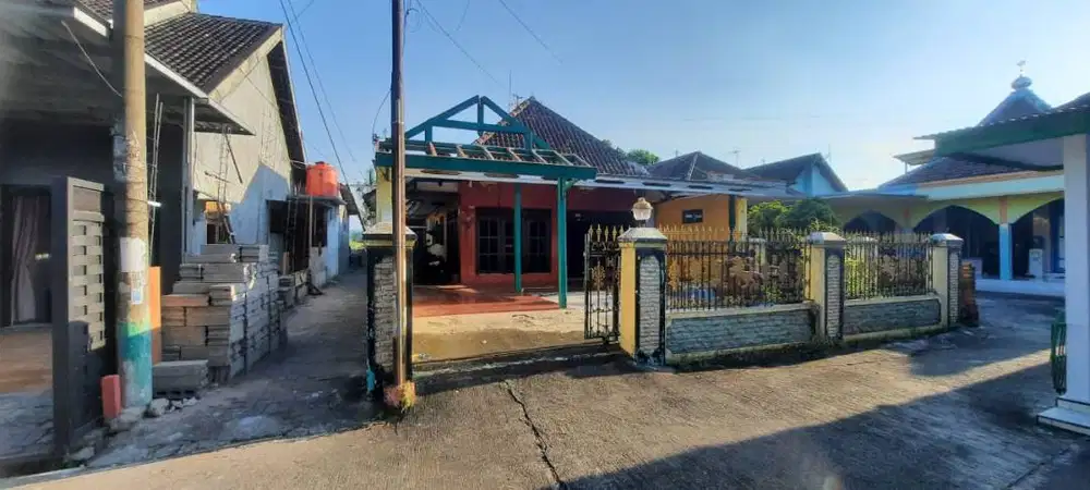 DIJUAL RUMAH SIAP HUNI DENGAN LAHAN LUAS DI KAWASAN STRATEGIS