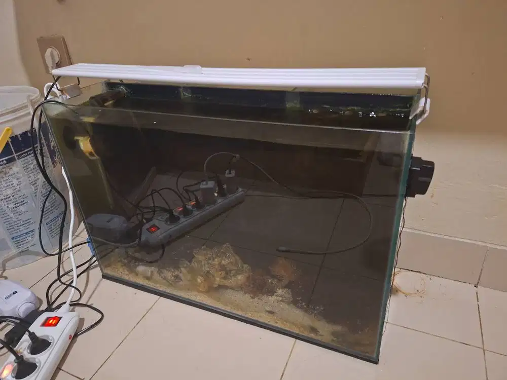 Aquarium 60x30x40 (3 sum belakang)