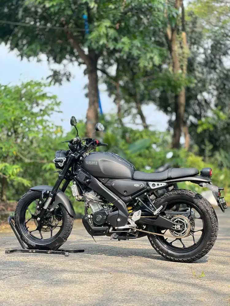 YAMAHA XSR 155 2022 HITAM KM RENDAH PAJAK PANJANG SIAP GAS HARIAN