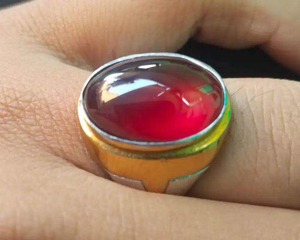 Batu cincin natural red garnet crystal bergiwang, buka bacan kalimaya