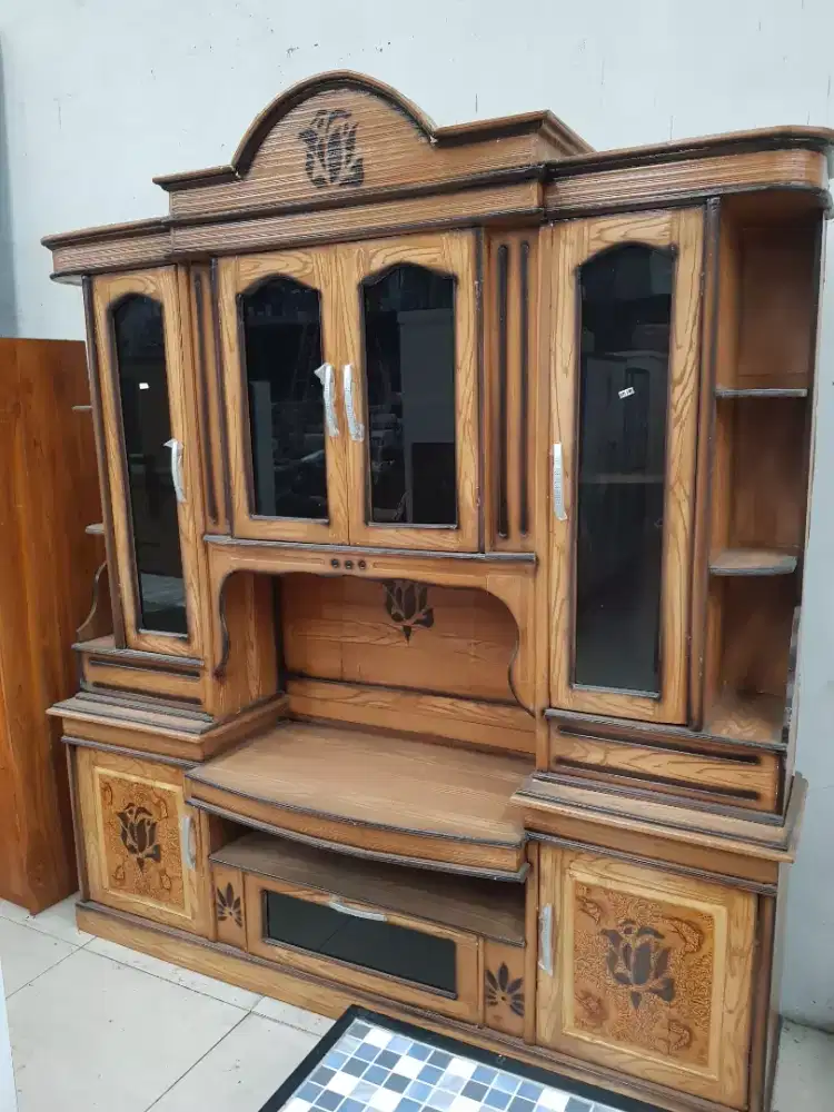 Lemari TV kayu warna