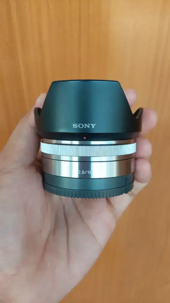 SONY E 16MM F2.8 OSS LIKE NEW