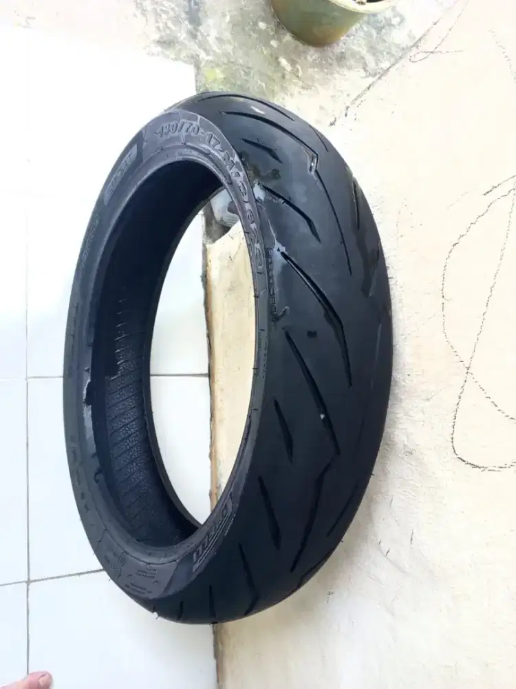 Ban motor ukuran 130/70/17 Honda cbr
