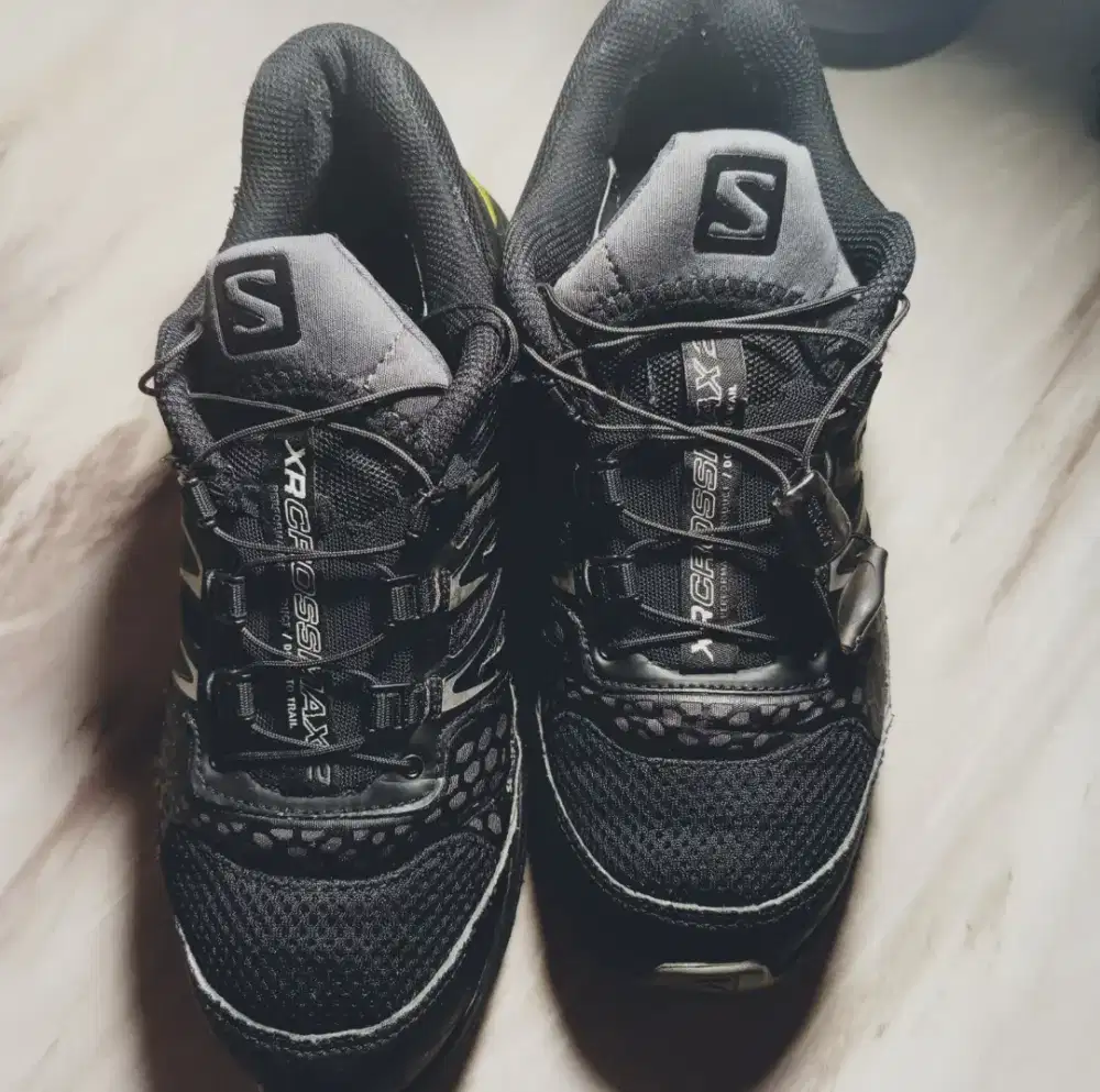Salomon  hitam size 40 insole 25 Original