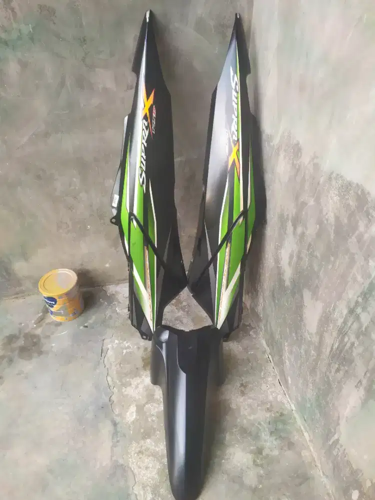 Bodi kiri kanan Supra 125+sayap depan