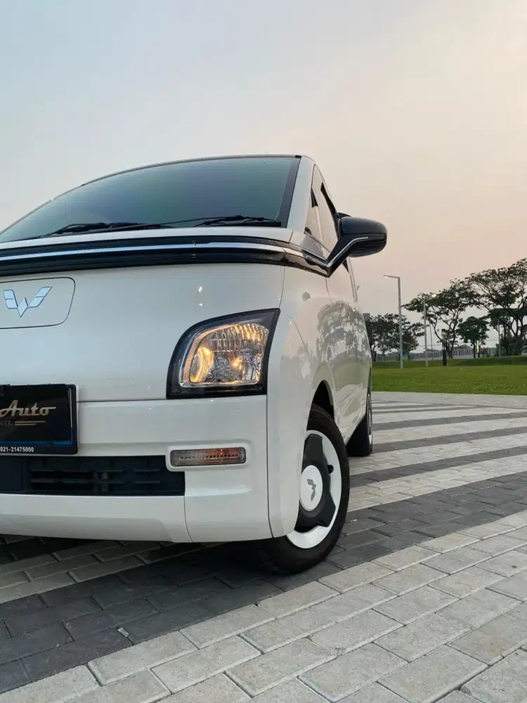 WULING AIR EV LITE RANGE 300 NIK 2025 PUTIH LOW ODO (6rb)