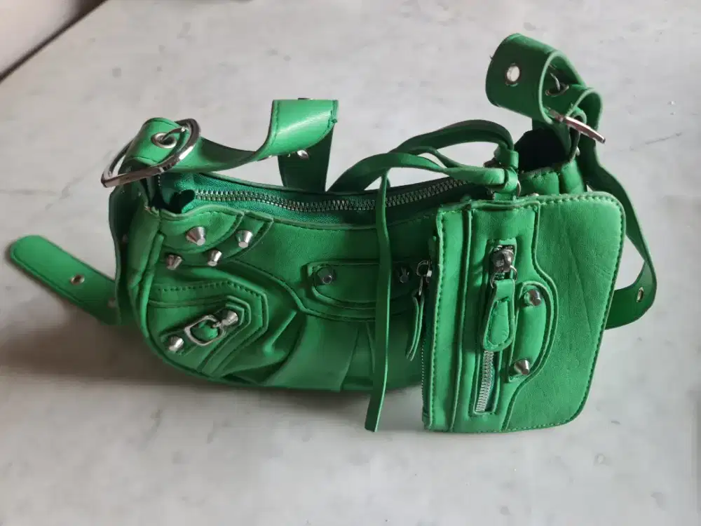 Tas Slingbag Woman Wanita Green
NEW Kulit Sintetis Premium
Import
