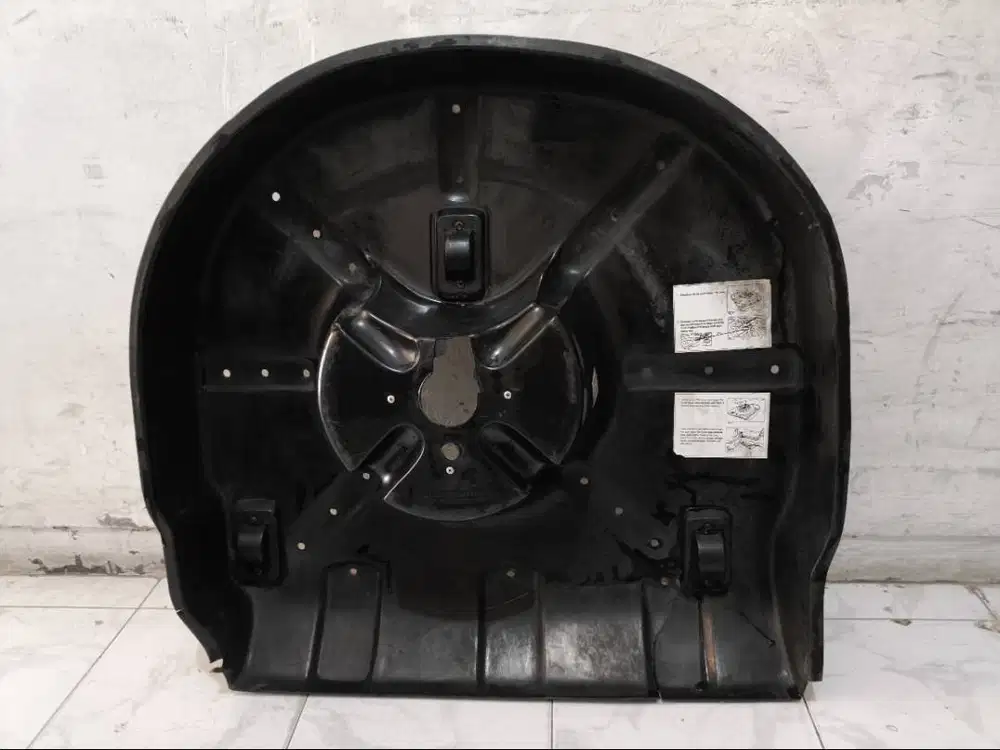 Copotan Cover / Wadah / Tutup Ban Serep Innova Lama Original