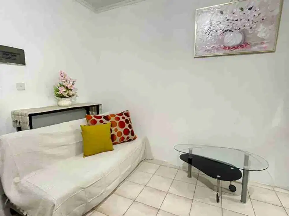 Siap Huni, Dijual Unit Apartemen Mediterania Garden Residence 1 Tipe 2BR Kondisi Furnished dan Dekat Dengan Pusat Pembelanjaan