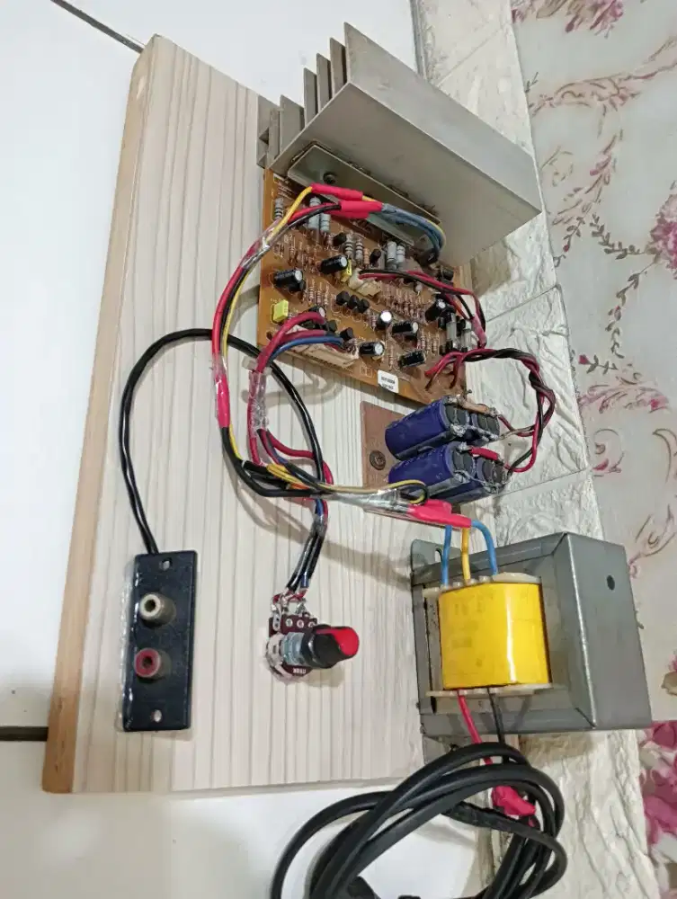 Ampli SHARP 150 watt, normal ,benijg