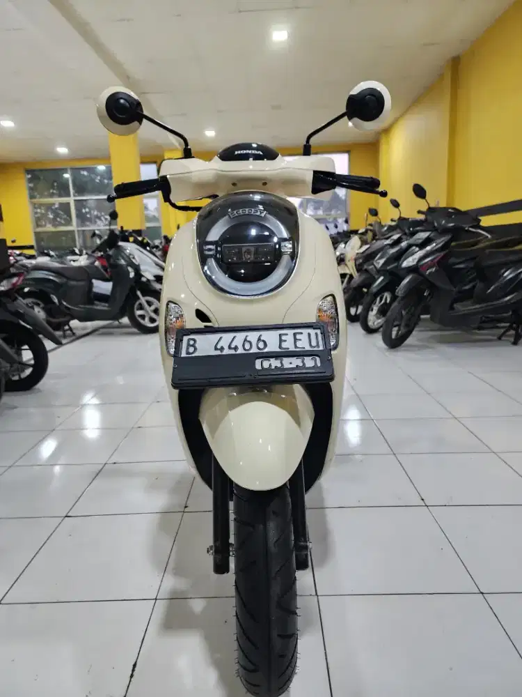 READY GUYS NEW SCOOPY STYLISH MOTOR MASIH BAGUS KM LOW