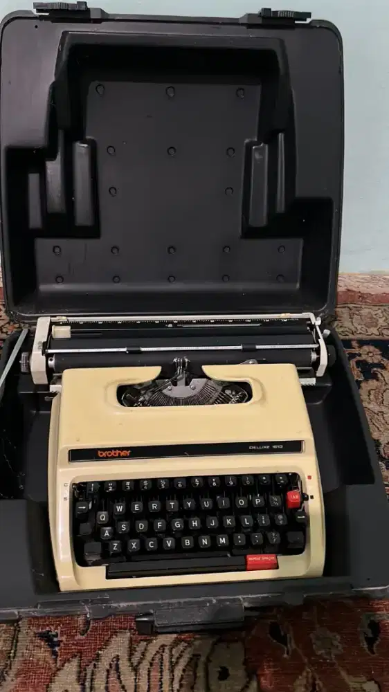 Mesin Ketik Vintage, Brother Deluxe 1613
