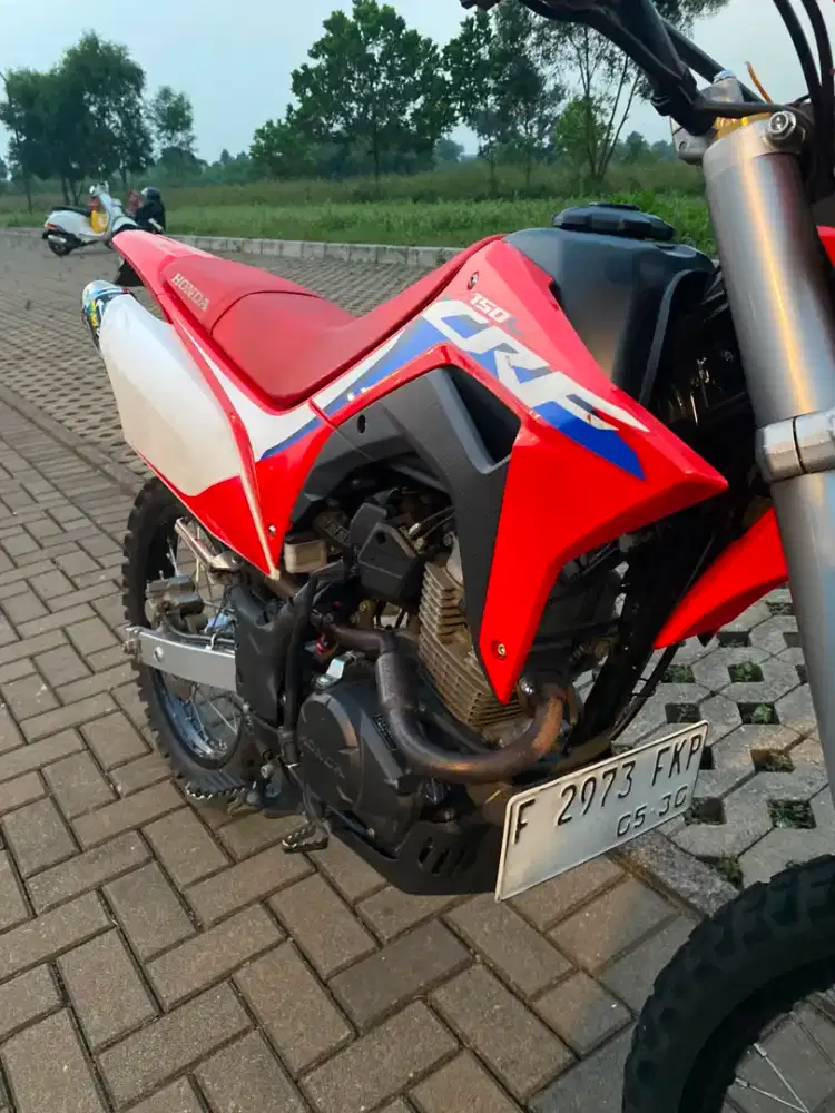Crf 150 l dijual aja 38 lengkap km baru 8000
