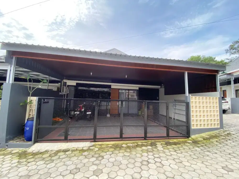Lebar Depan 9,5 M! Dekat Alfamart, Indomaret & Area ATM - Rumah Nyaman di Ngemplak, Sempurna Luar Dalam