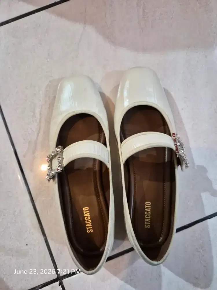 Sepatu wanita merk scatacco original