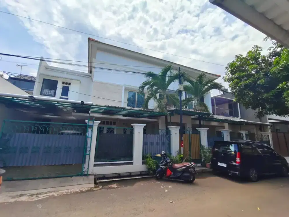RUMAH BAGUS 2LT SIAP HUNI DI RAWAMANGUN JAKARTA TIMUR