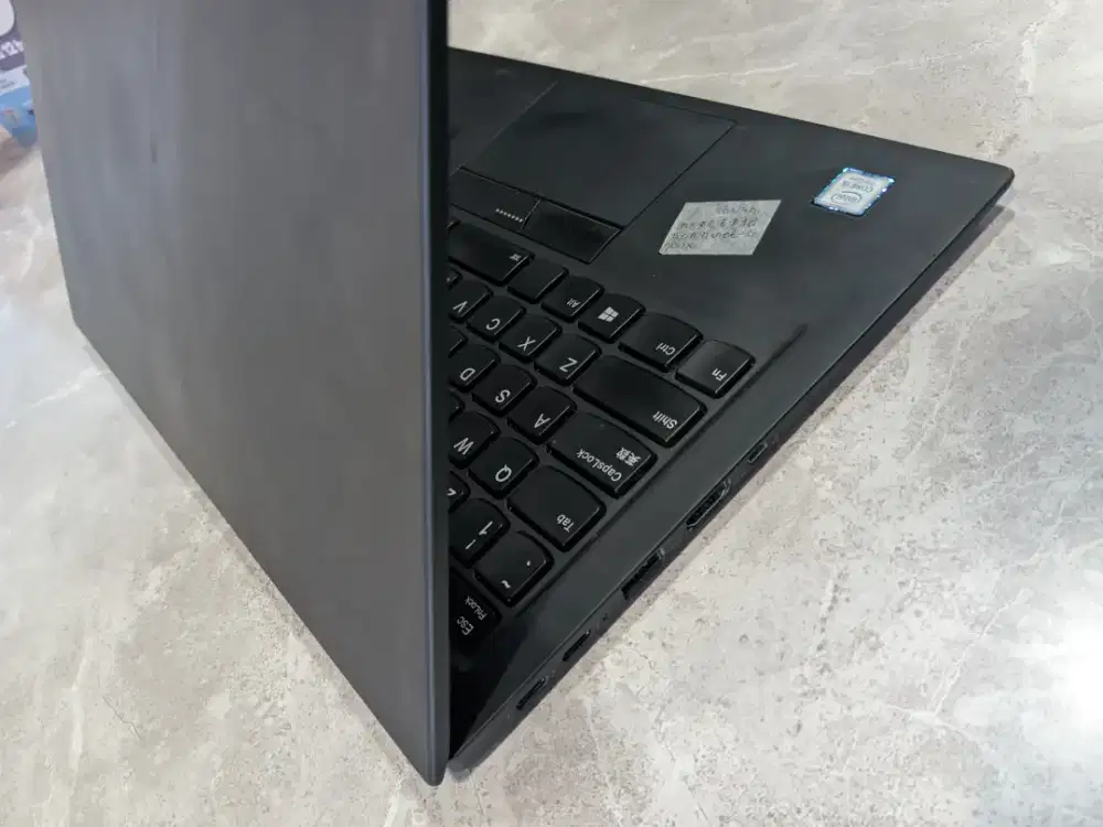 LENOVO X1 CARBON