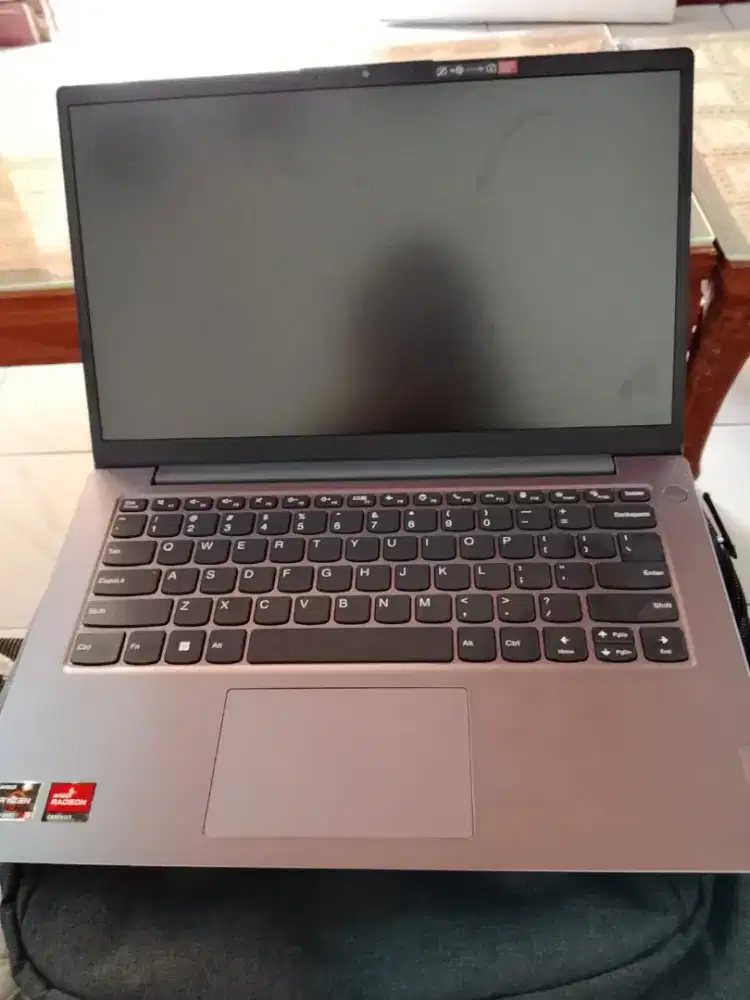 Laptop Lennovo v 14