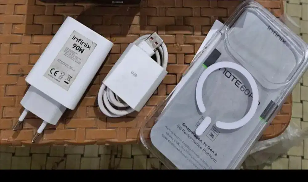 Jual aja HP infinix 60 pro 5g lengkap dri baru . Barang istimewa