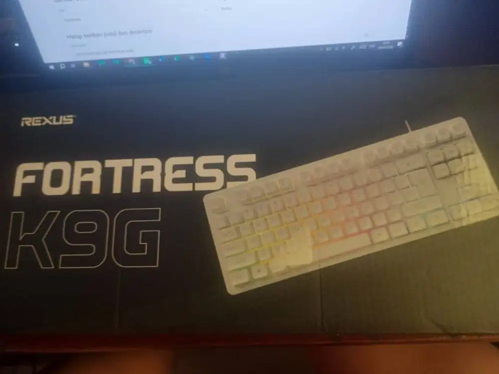 KEYBOARD REXUS FOATRESS K9G