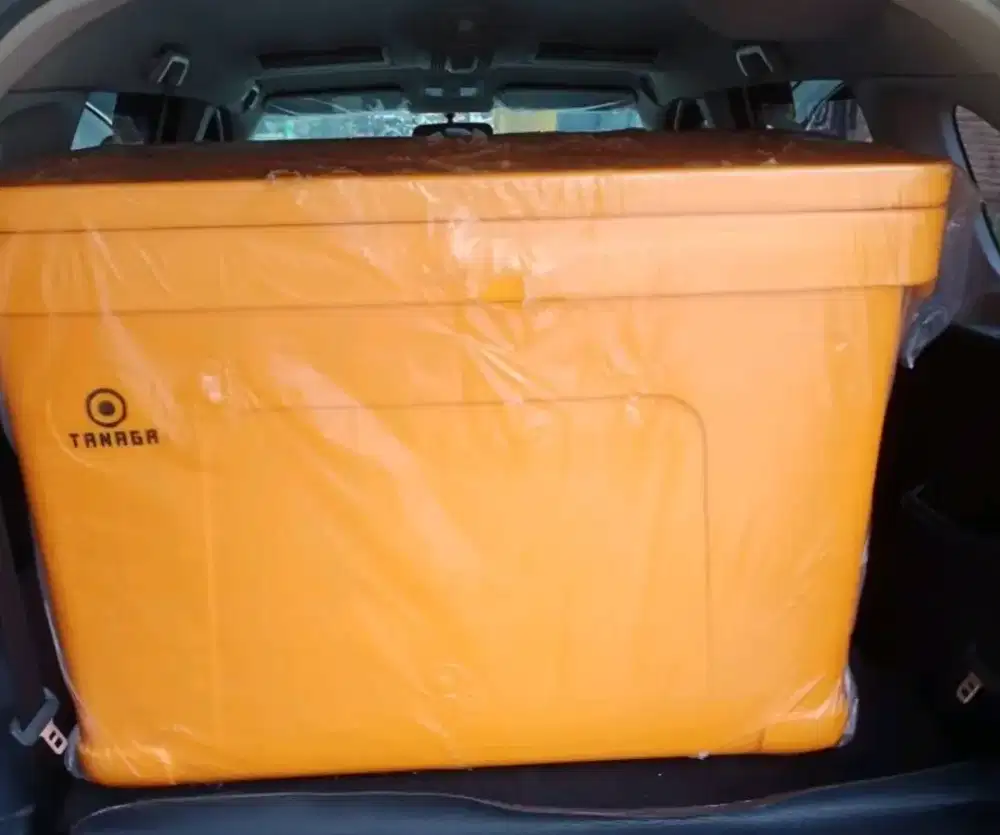 Cooler box Tanaga 220 liter