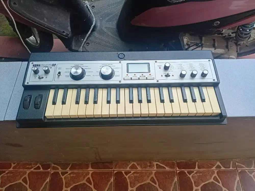 Micro korg XL synth