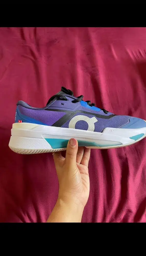 Sepatu on roger pro fire