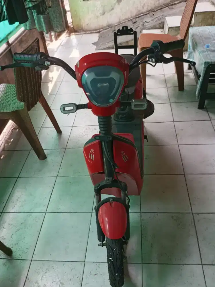 Dijual selis (sepeda listrik)
