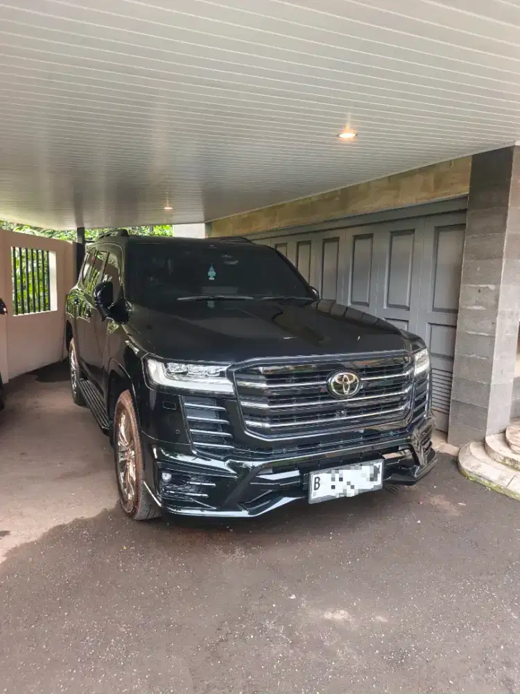 Toyota Land Cruiser VX-R 300 2025