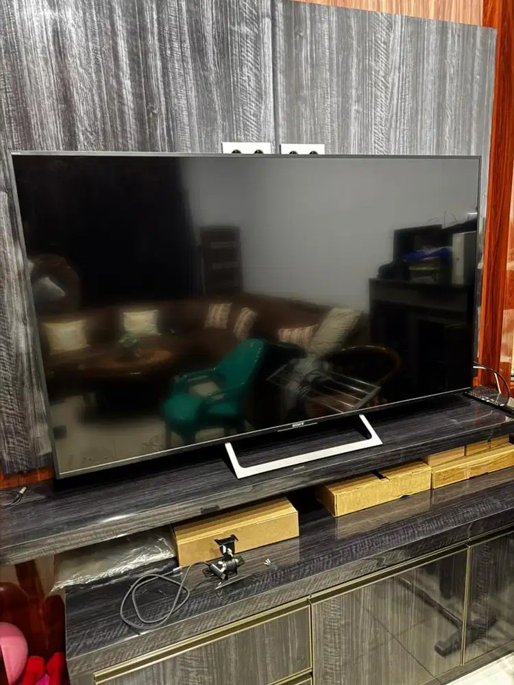 MATI 65-X8500E Sony Smart TV 65 Inch Android LED 65 Rusak Matot