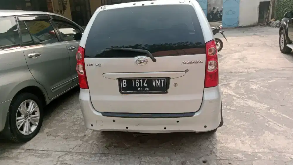 Dijualonil xenia 1.3 matic 2010