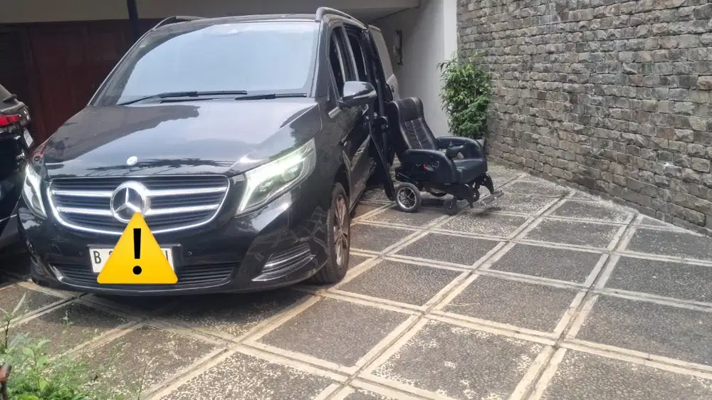 Mercedes Benz V220d 2016 Welcab Kursi Roda Cocok Lansia / Stroke