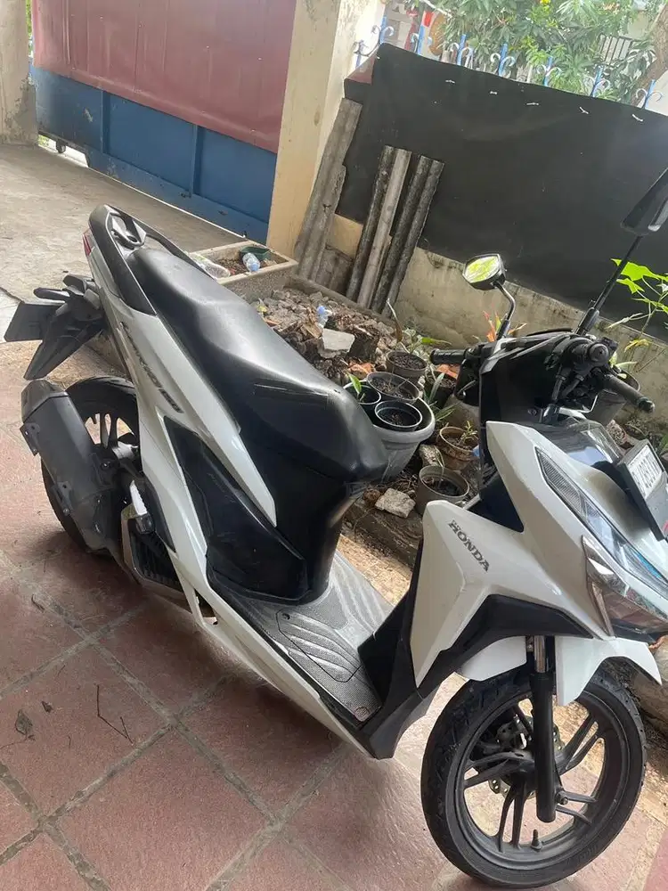 Jual Honda Vario 150 keyless 2018 white